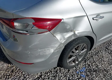 2018 Hyundai Elantra Value Edition z USA, uszkodzony, nr VIN KMHD84LF2JU613650